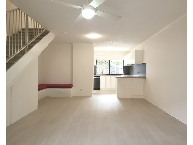 3/12 Cloudsley Street, Noosaville QLD 4566
