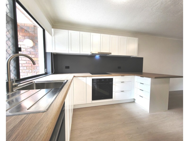 3/12 Cloudsley Street, Noosaville QLD 4566