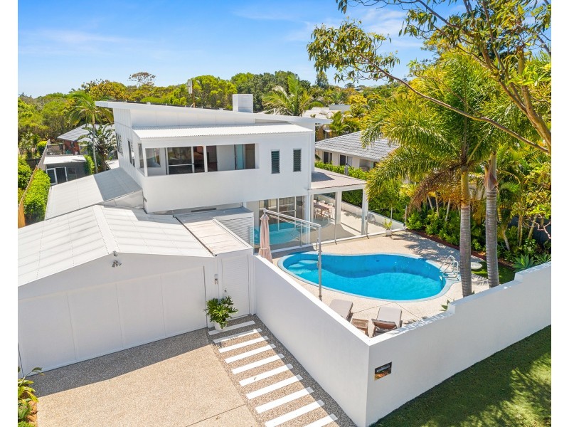 36 Dame Patti Drive, Sunrise Beach QLD 4567