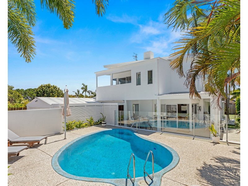 36 Dame Patti Drive, Sunrise Beach QLD 4567