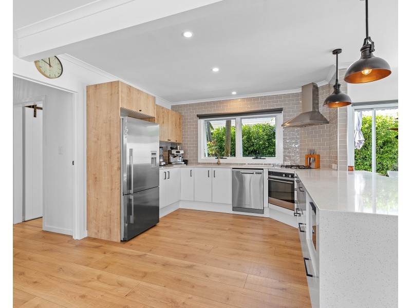36 Dame Patti Drive, Sunrise Beach QLD 4567