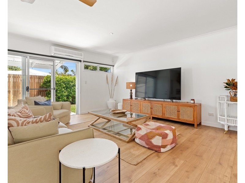 36 Dame Patti Drive, Sunrise Beach QLD 4567