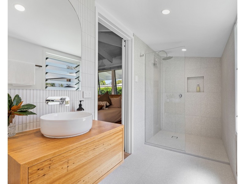 36 Dame Patti Drive, Sunrise Beach QLD 4567