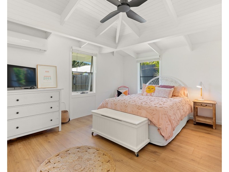 36 Dame Patti Drive, Sunrise Beach QLD 4567