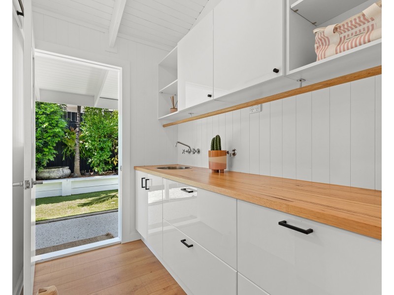 36 Dame Patti Drive, Sunrise Beach QLD 4567
