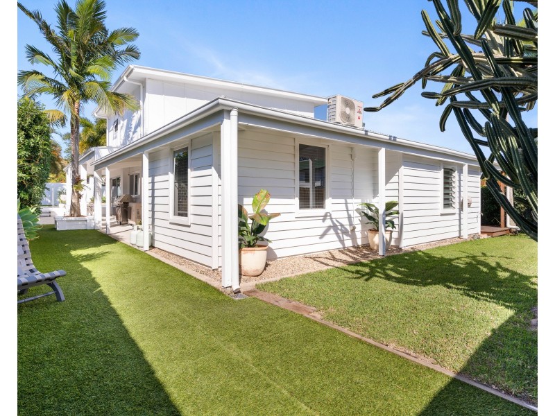 36 Dame Patti Drive, Sunrise Beach QLD 4567