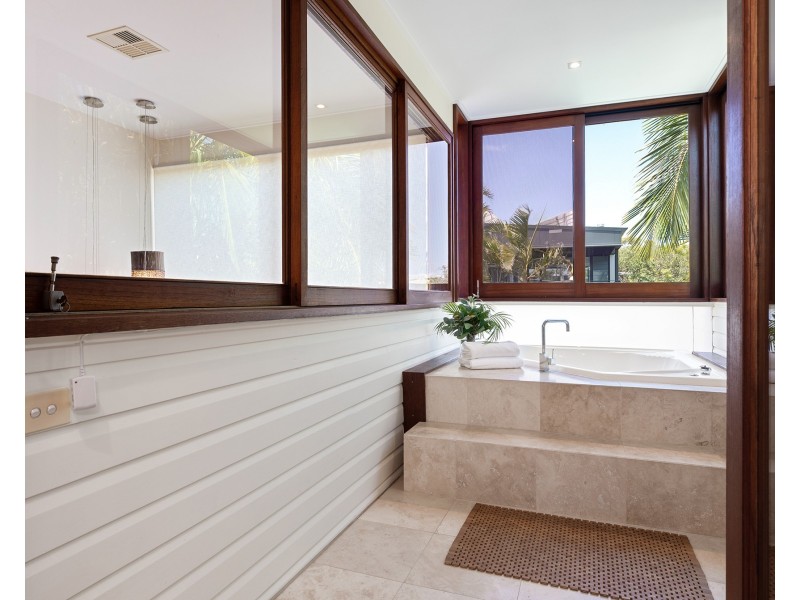 2/14 Weyba Street, Sunshine Beach QLD 4567