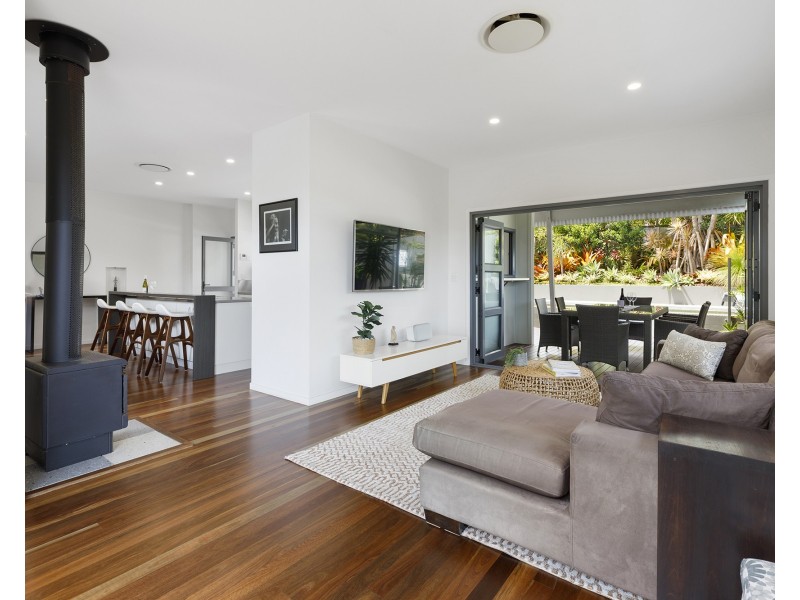 14 Liberty Place, Sunrise Beach QLD 4567