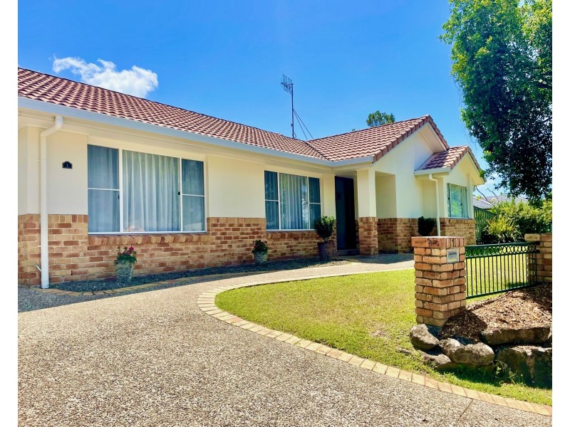 1 Honeyeater Avenue, Noosaville QLD 4566