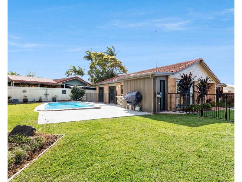 90 Saint Andrews Drive, Tewantin QLD 4565