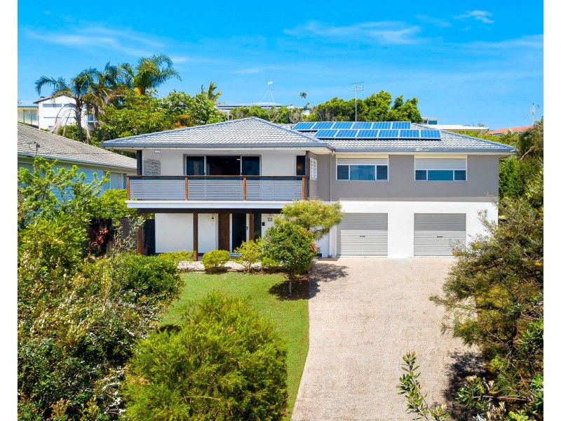 18 Orient Dve, Sunrise Beach QLD 4567