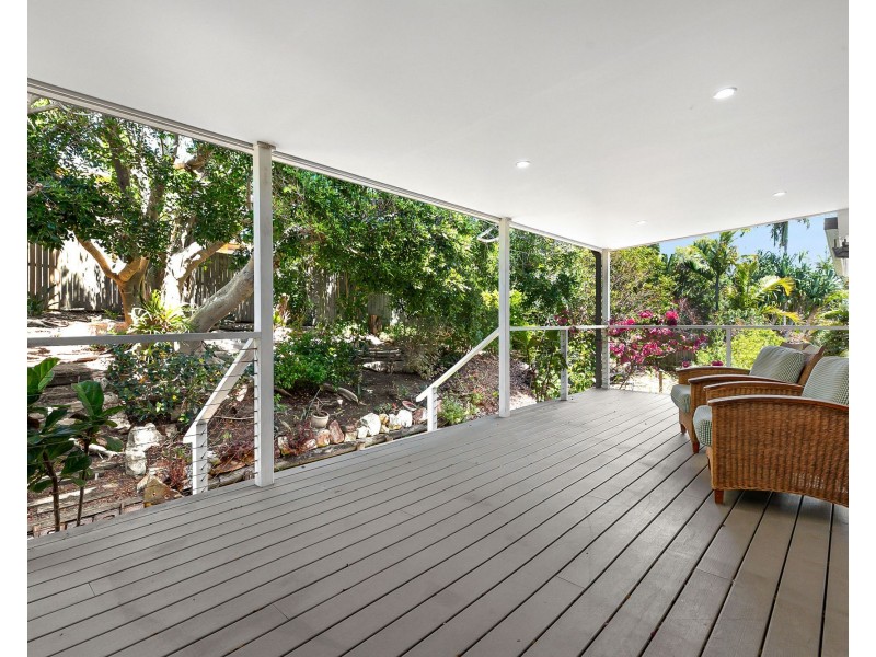18 Orient Dve, Sunrise Beach QLD 4567