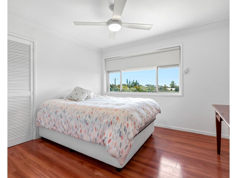 18 Orient Dve, Sunrise Beach QLD 4567