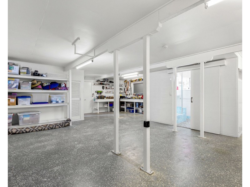 18 Orient Dve, Sunrise Beach QLD 4567