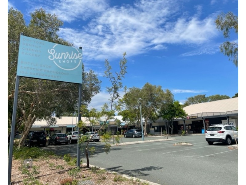 18 Orient Dve, Sunrise Beach QLD 4567