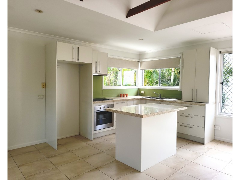 1/54 Orealla Crescent, Sunrise Beach QLD 4567