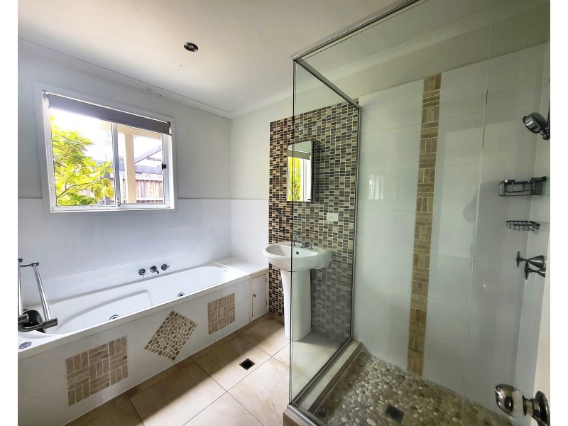 1/54 Orealla Crescent, Sunrise Beach QLD 4567