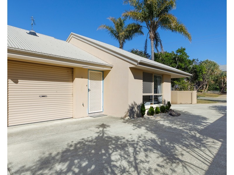 1/8 Margit Cr, Sunrise Beach QLD 4567