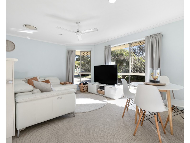 1/8 Margit Cr, Sunrise Beach QLD 4567