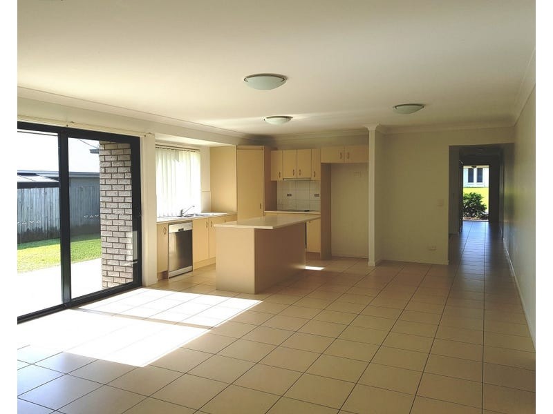 7 Prospect Place, Cooroy QLD 4563