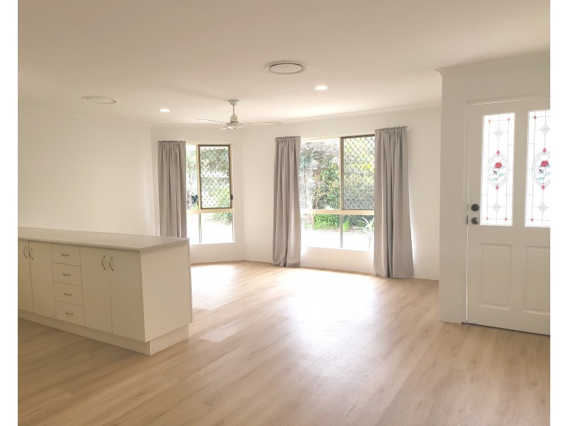 1/8 Margit Crescent, Sunrise Beach QLD 4567