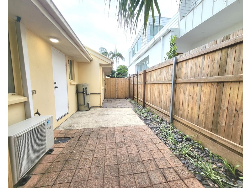1/8 Margit Crescent, Sunrise Beach QLD 4567