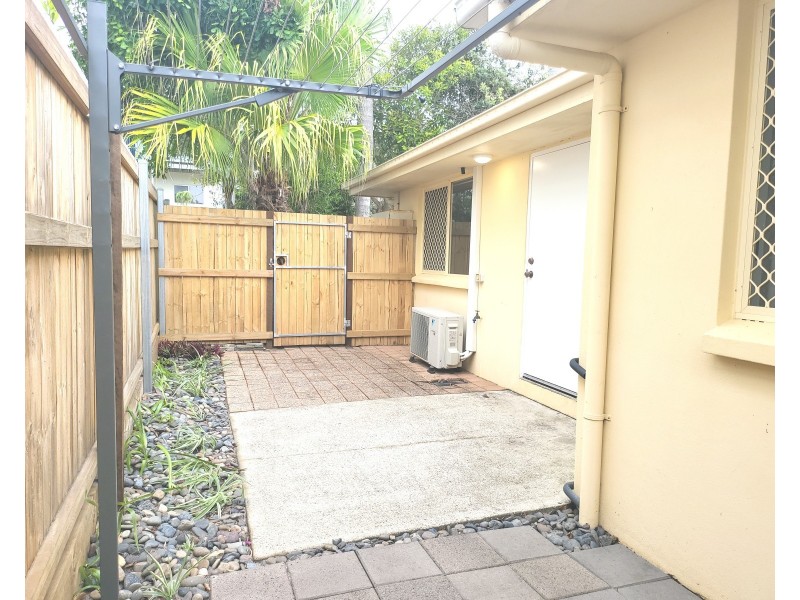 1/8 Margit Crescent, Sunrise Beach QLD 4567