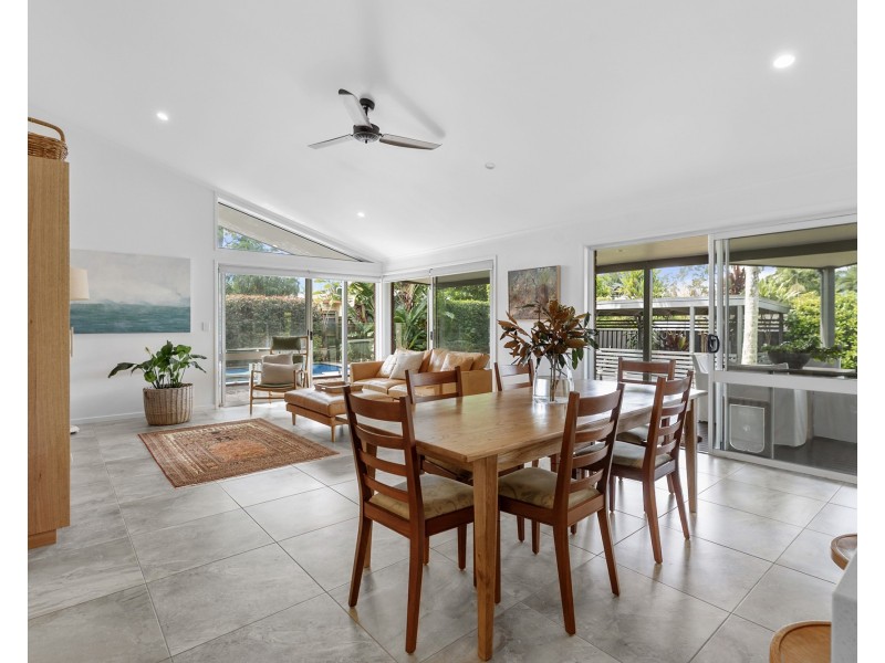 27 Sunrise Avenue, Tewantin QLD 4565