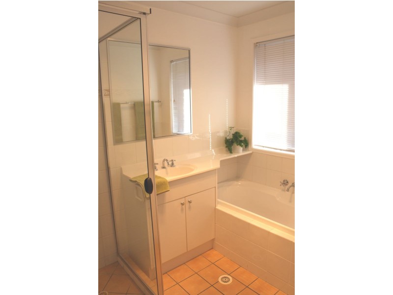 11 Statesman Circuit, Sippy Downs QLD 4556