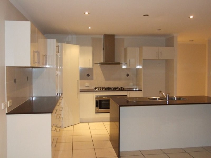 2 Zante Lane, Kawana Island QLD 4575