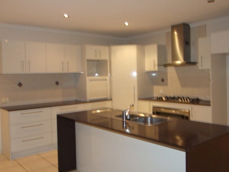 2 Zante Lane, Kawana Island QLD 4575