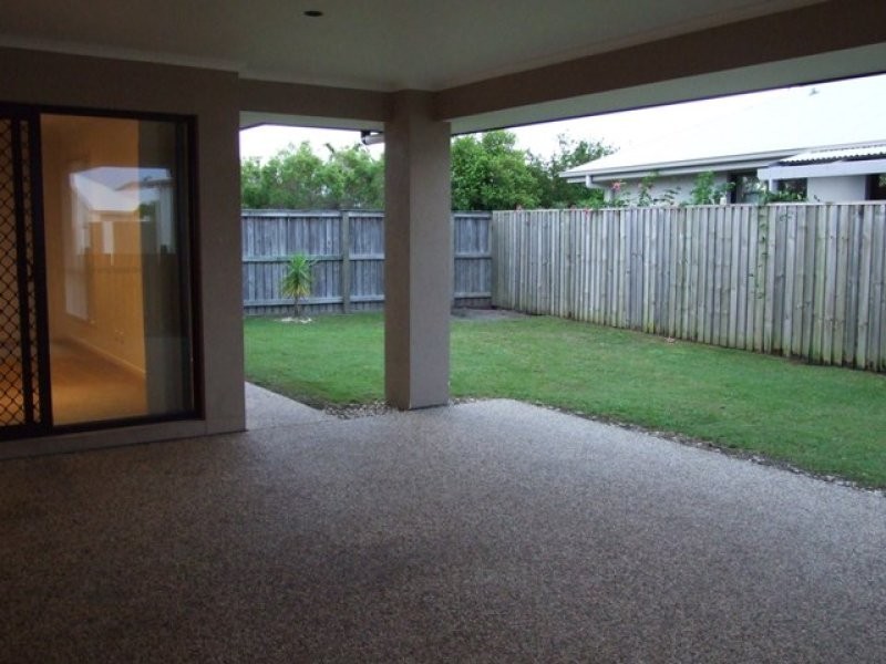 2 Zante Lane, Kawana Island QLD 4575