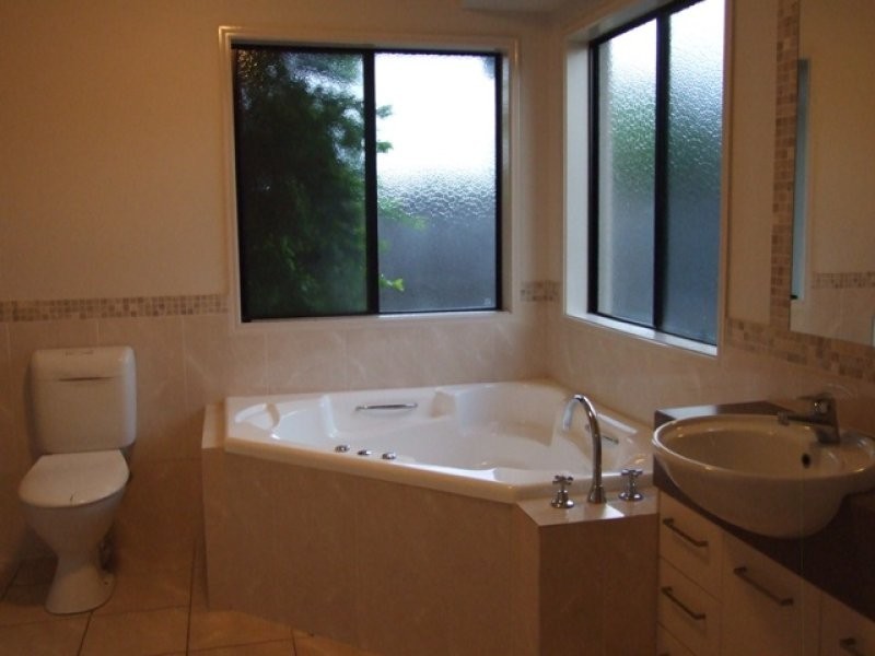 2 Zante Lane, Kawana Island QLD 4575