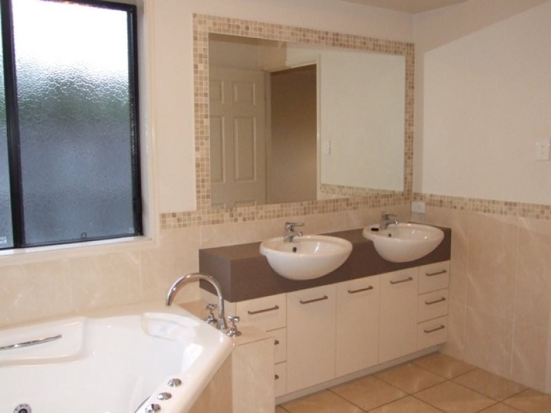 2 Zante Lane, Kawana Island QLD 4575