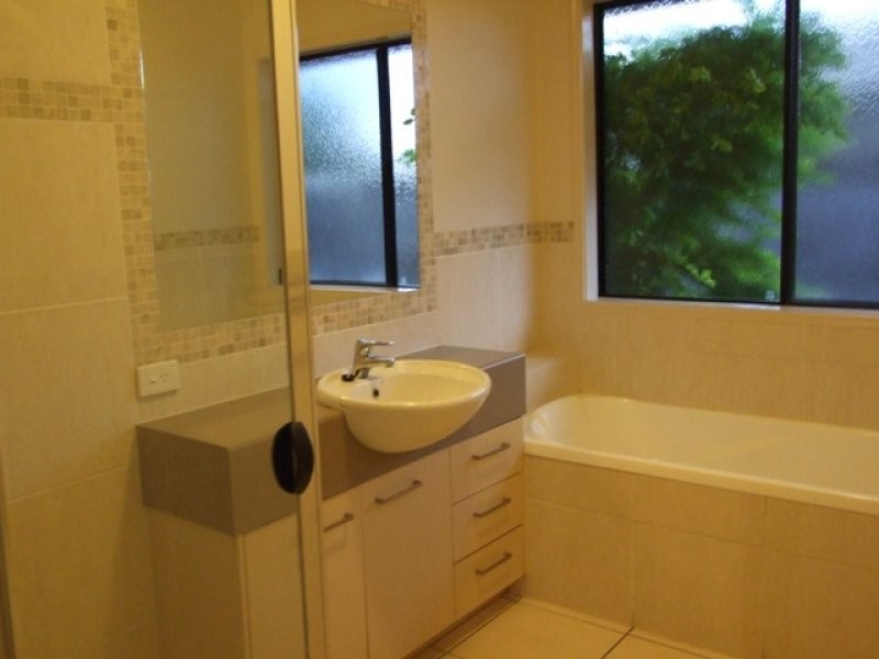 2 Zante Lane, Kawana Island QLD 4575