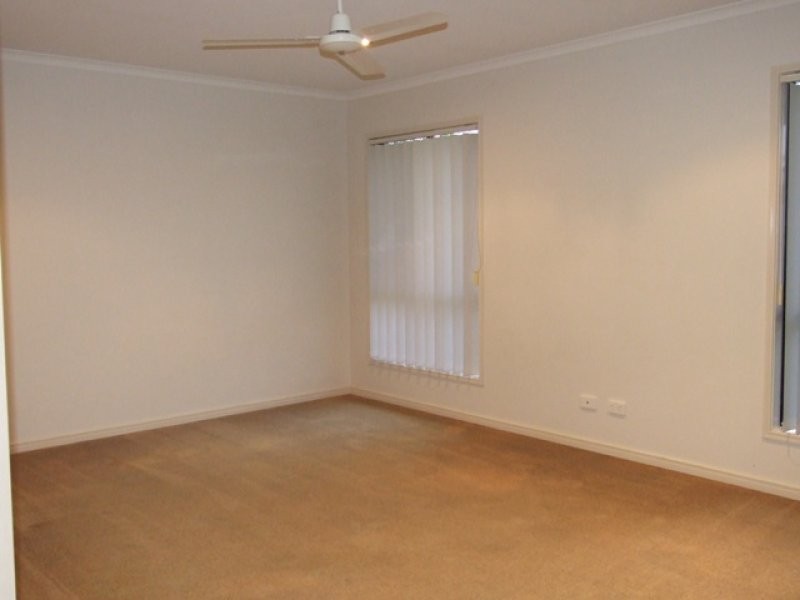 2 Zante Lane, Kawana Island QLD 4575