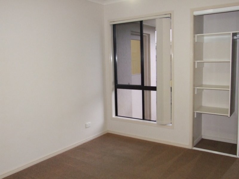 2 Zante Lane, Kawana Island QLD 4575