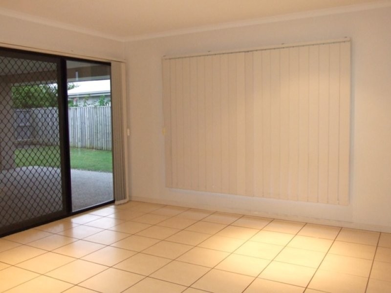 2 Zante Lane, Kawana Island QLD 4575