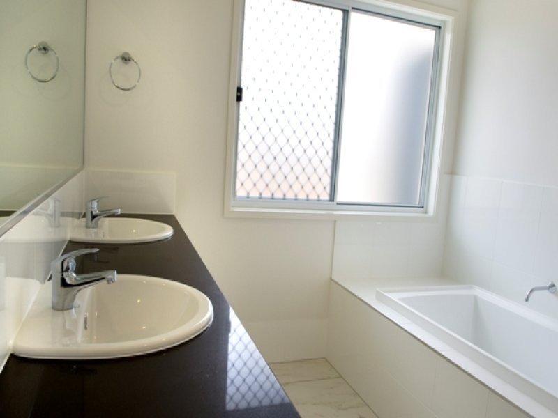 20 Elvena Ccrt, Little Mountain QLD 4551