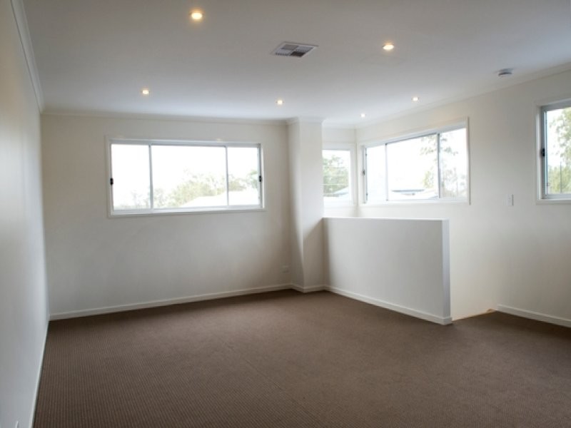 20 Elvena Ccrt, Little Mountain QLD 4551