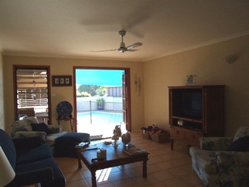 25 Yaringa Avenue, Buddina QLD 4575
