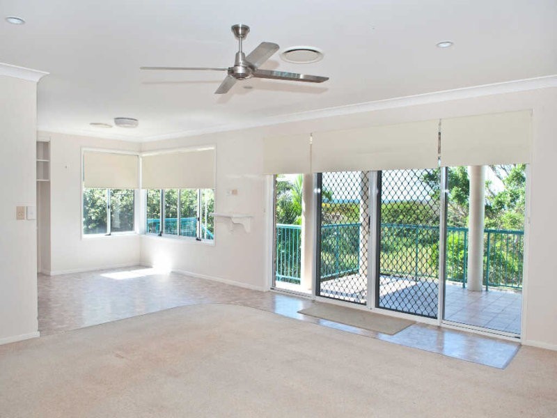 15 Oceanic Drive, Warana QLD 4575