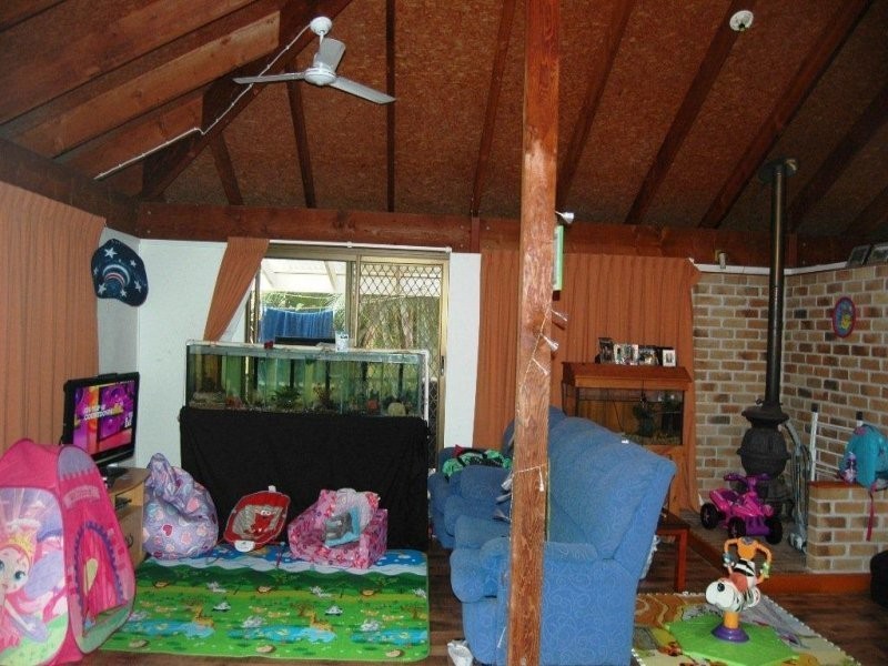 5 Viola Close, Little Mountain QLD 4551