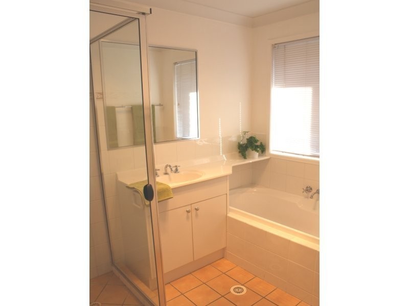 11 Statesman Circuit, Sippy Downs QLD 4556