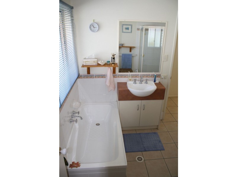 25 Statesman Circuit, Sippy Downs QLD 4556