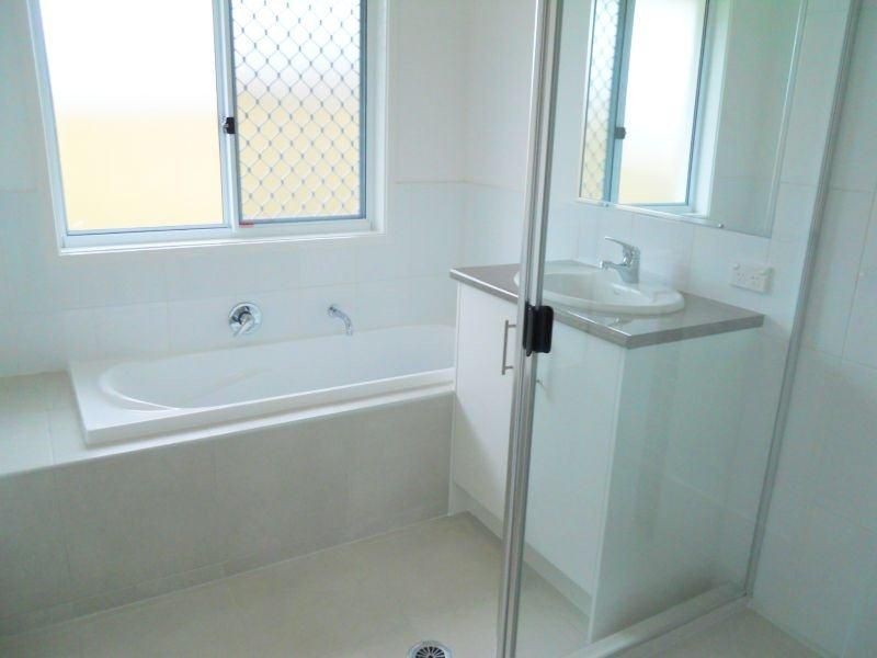 12 Longcove Place, Peregian Springs QLD 4573