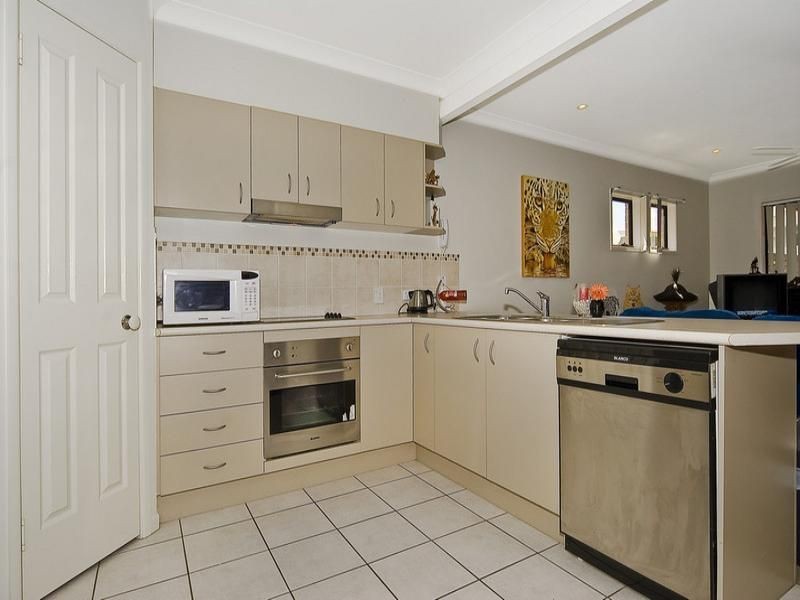 17/2 Springhill Drive, Sippy Downs QLD 4556