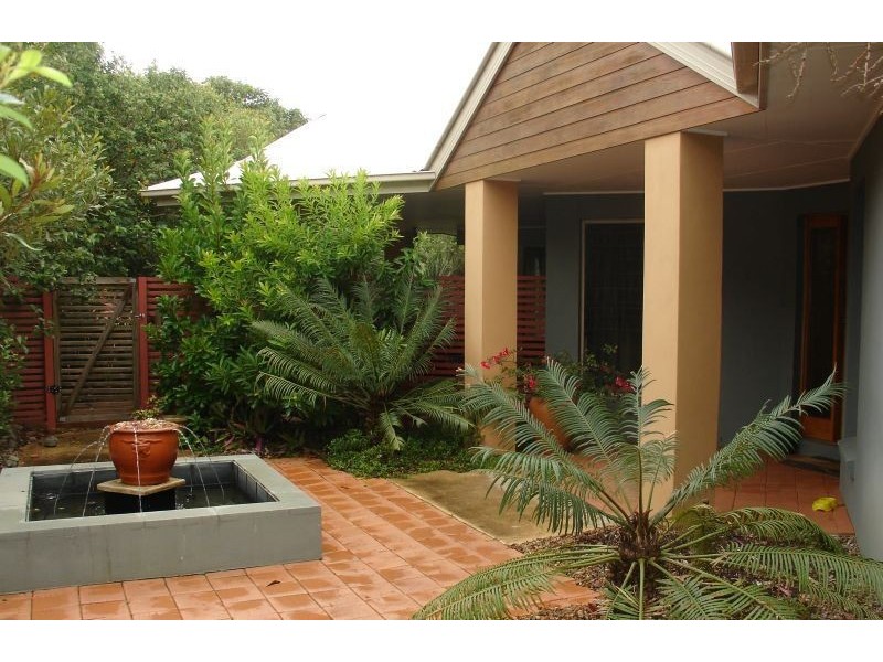 5 Waterside Drive, Twin Waters QLD 4564