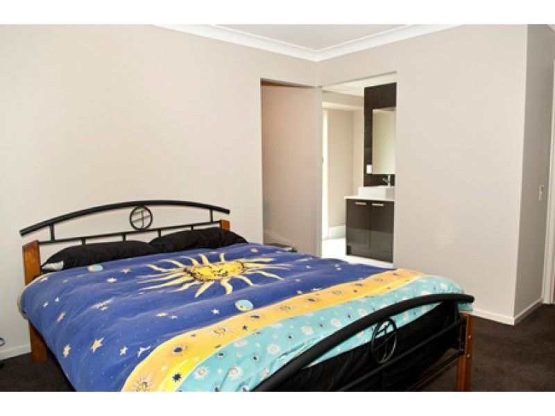 3 Airlie Crt, Mountain Creek QLD 4557