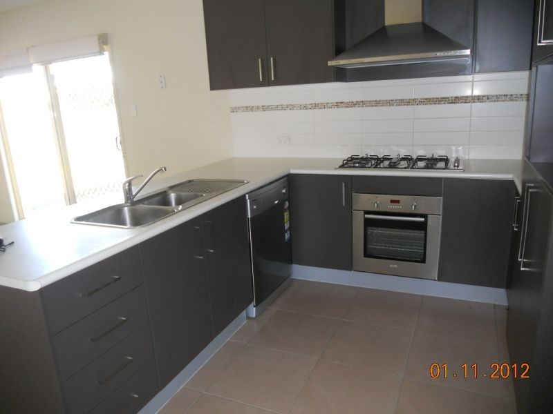 7 Silver Rock Crt, Glass House Mountains QLD 4518